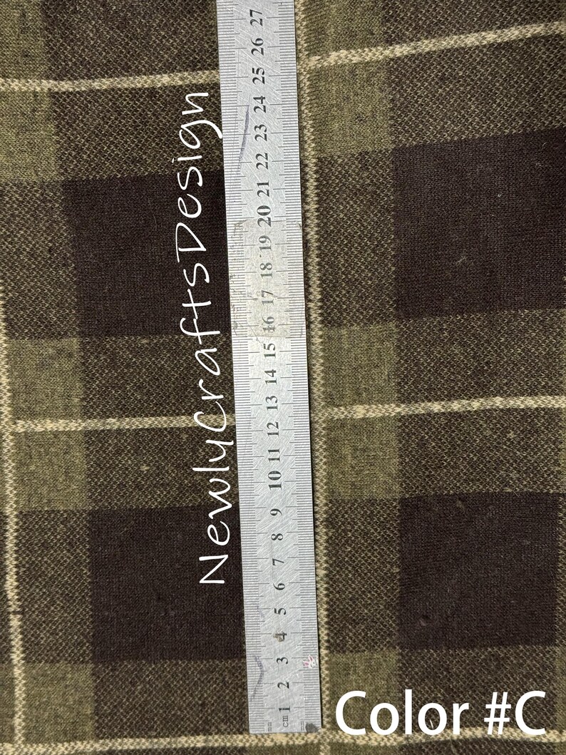 Checked Sherpa Fabric, Plaid Sherpa Fabric, Soft and Cuddly Jacket Fabric, Plush Shoe and Hat Fabric, Winter Fabric, Cushion Fabric, Soft Fabric, DIY Fabric, Fabric by the 1/2 Yard or Yard, 100% Polyester Plaid Sherpa Fleece Fabric for Winter Coat, Down Jacket, Throw Blanket, Fur Hats, Fur Bags, Scarf, Pompoms
