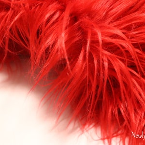Red Shaggy Faux Fur Fabric, Super Long Pile Luxury Shag Fur for Craft Sewing Christmas Cosplay Costumes Decorations Fursuit Scarf Rugs Props