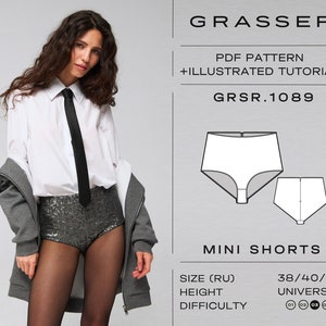 Op de afbeelding: Een vrouw draagt een wit overhemd, een zwarte stropdas en een mini-short met pailletten. De afbeelding bevat een diagram van de short en de tekst "GRASSER PDF PATTERN + ILLUSTRATED TUTORIAL GRSR.1089 MINI SHORTS".