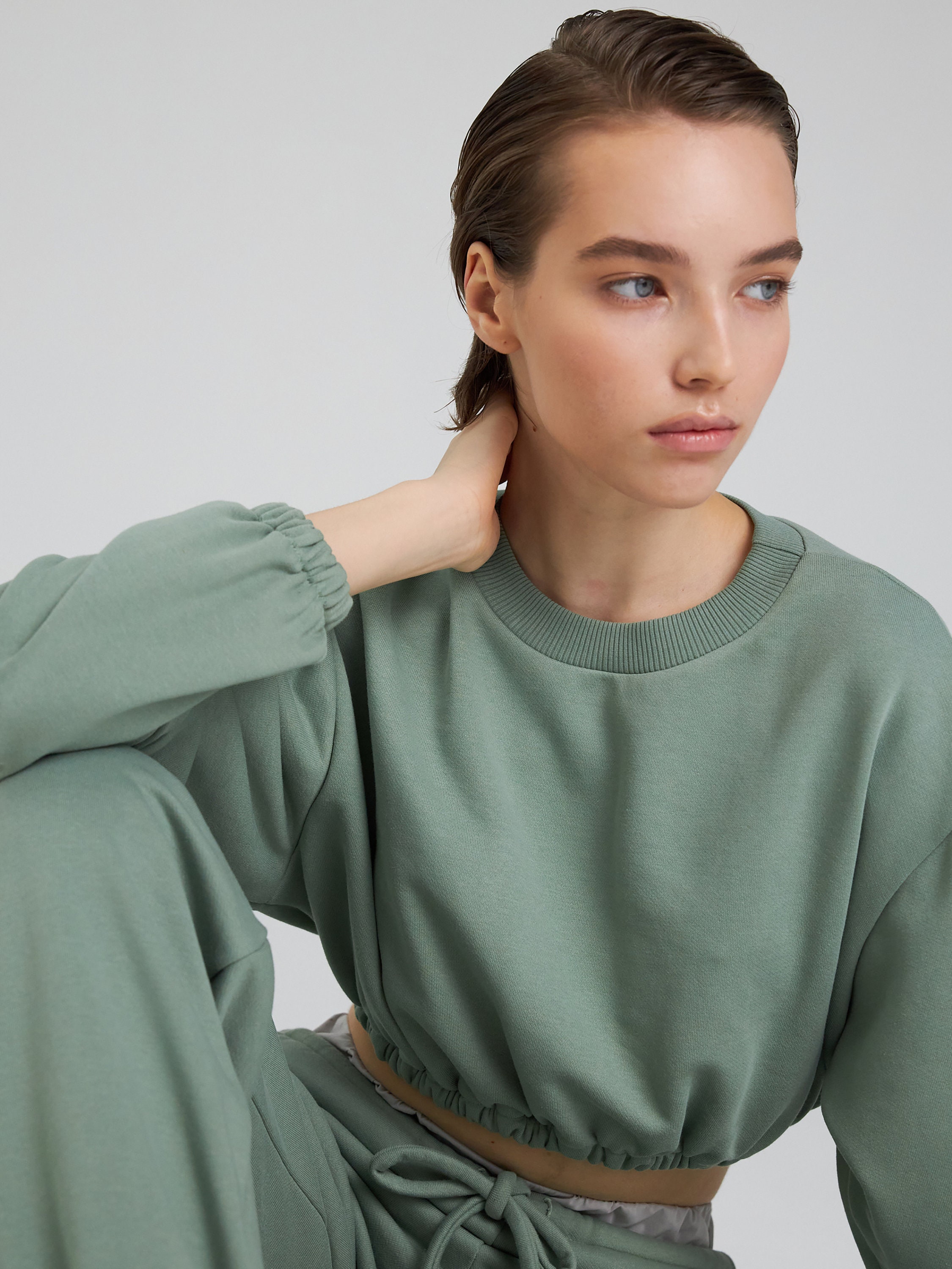 ◆25SS SATUR Apero Volume Sleeve Crop Sweatshirt/4色◆ ◇25SS SATUR Apero Volume Sleeve Crop Sweatshirt/4色