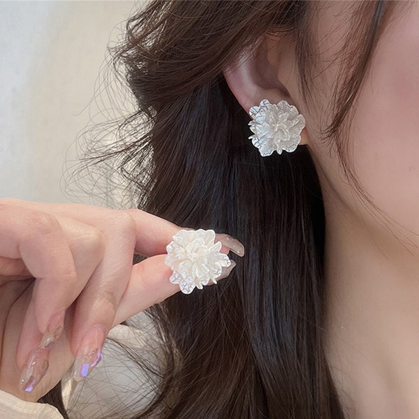 White Floral Earrings • Minimalist White Petal Earrings • Korean Fashion Earrings • Delicate Ear Jewelry • Bridal Earrings • Gift For Her