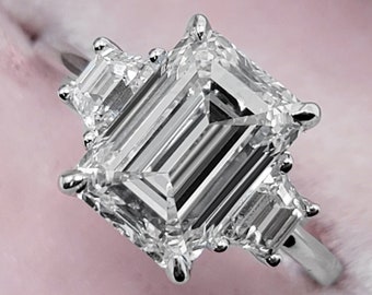 Three Stone Ring 2.5CT Emerald Cut Moissanite Ring Colorless Engagement Ring with Side Trapezoids Diamond Ring Wedding Anniversary Jewelry