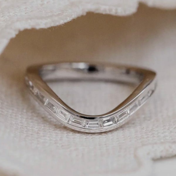 Baguette Cut Curved Wedding Band, Channel Set Chevron Band, Moissanite Stackable Band, Unique Anniversary Band, 14K Minimalist Contour Ring