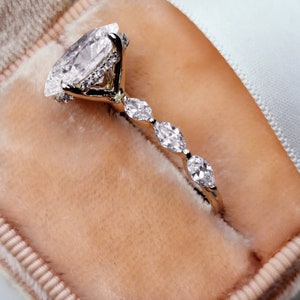3.6 CT Oval Moissanite Diamond Engagement Ring, Marquise Side Stones Ring, Hidden Halo Ring, 14K Gold Wedding Anniversary Gift imagen 9