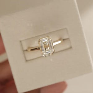 2.5CT Emerald Cut Moissanite Ring, 14K Gold Bezel Set Engagement Ring, Minimalist Solitaire Ring, Yellow Gold Wedding Ring Gift for Mother.