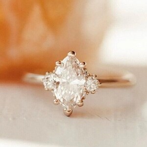 Marquise Diamond Ring With Round Moissanite Engagement Ring 14K Solid Gold Cluster Diamond Ring Art Deco Wedding Ring 1.5CT Marquise Ring