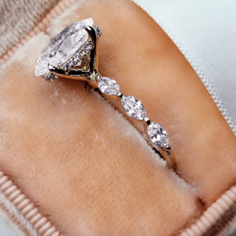 3.6 CT Oval Moissanite Diamond Engagement Ring, Marquise Side Stones Ring, Hidden Halo Ring, 14K Gold Wedding Anniversary Gift imagen 4