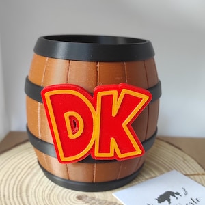 Von Donkey Kong inspirierter Fass-Organizer – Bewahren Sie Ihre Bleistifte und mehr auf