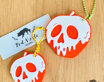 Snow White Poisoned Apple. Keychain, bag or backpack charm. 3D printed. Customizable colors.