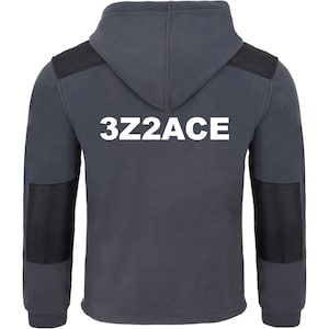 Pode incluir: Um moletom cinza escuro de lã com patches pretos nos cotovelos e um logotipo branco "3Z2ACE" nas costas.
