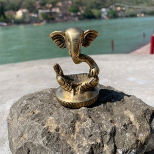 Brass Ganesha statue for altar, 7 cm Ganesha statue, metal Ganesha