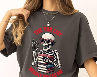 Funny Book Lover T-Shirt: Spooky Skeleton Reading Tee