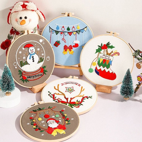 Christmas Embroidery Kit for Beginners, Embroidery Kit for Adults, DIY  Craft Kit, Christmas Home Decor, DIY Ornament Kit, Gift for Christmas 