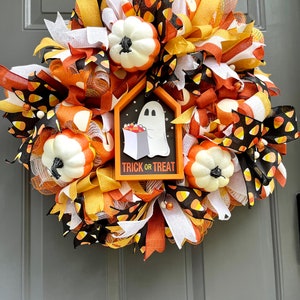 Halloween Ghost and Pumpkin Deco Mesh and Ribbon Wreath For Front Door. Halloween Wreath. Trick or Treat Sign. Candy Corn Wreath.