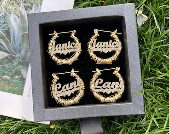Benutzerdefinierte Name Bambus Hoop Ohrringe, Bling Typenschild, personalisiertes Geschenk