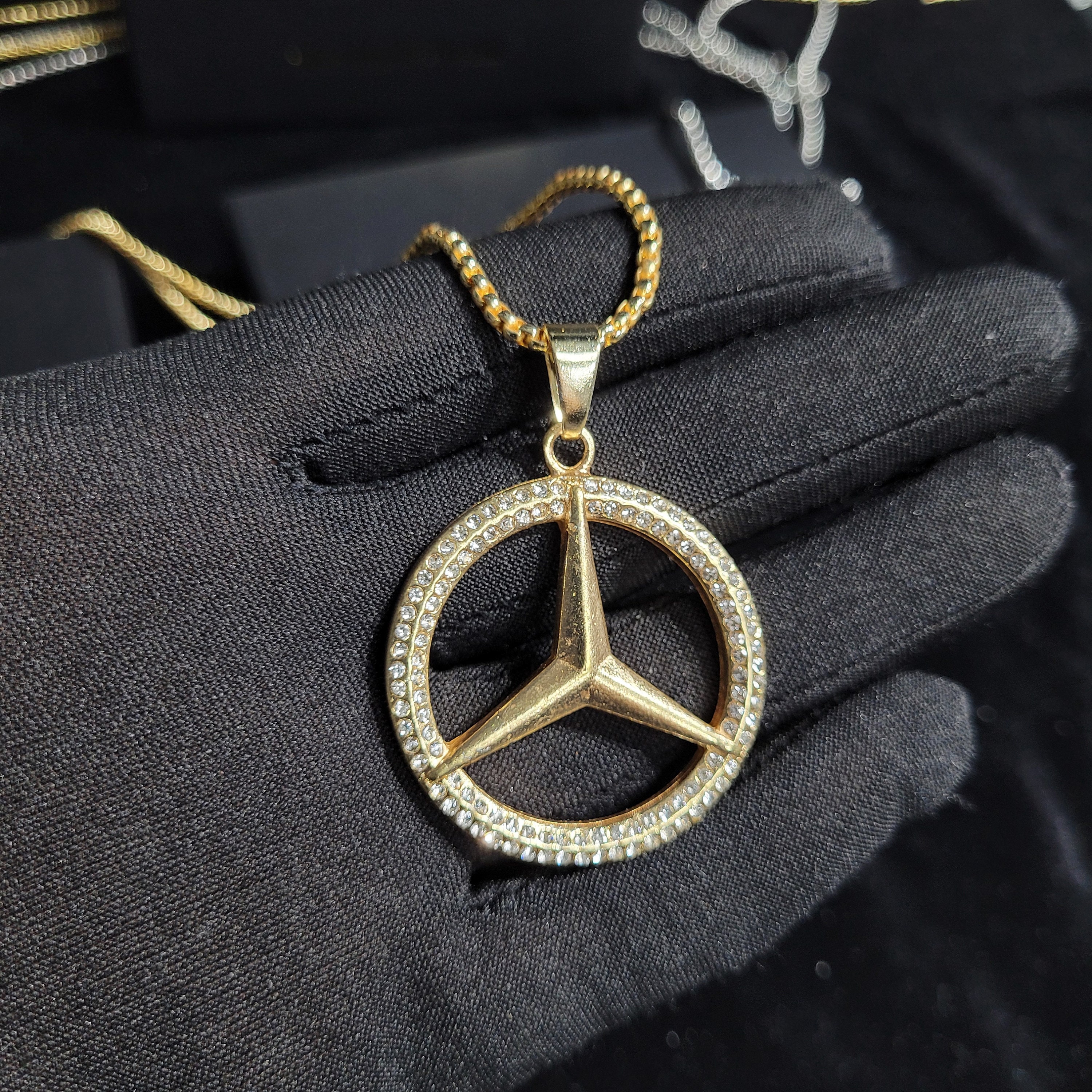Mercedes benz shop chain pendant