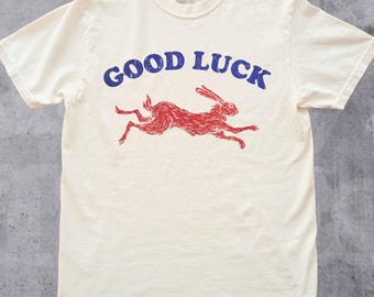 Camiseta de la buena suerte, camiseta con gráfico de conejo retro, estilo retro occidental, camiseta de conejito, sudadera con la frase "Siente la suerte", un regalo genial para él y para ella.