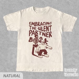 Umarmung des stillen Partners T-Shirt | Lustiges Shirt | Unisex Meme Shirt | Skelett-T-Shirt | Vintage Unisex T-Shirt für Erwachsene