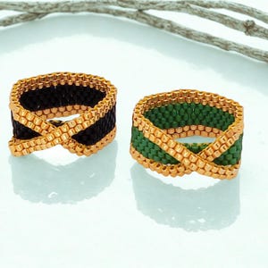 Miyuki ring in black-gold or green-gold, peyote technique, beaded ring in custom size, statement jewelry, gift for her, handmade