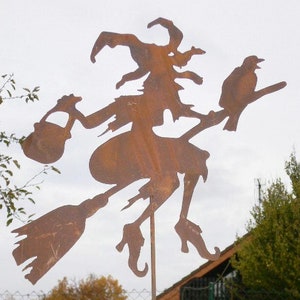Witch Waltraud flying on broom with raven and cauldron 55 x 60 cm + stick garden stake rust patina metal figure Halloween
