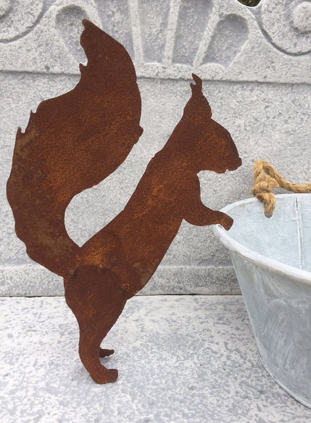 Rusting Figure Garden Figure Squirrel Curious Pot Peeper 35 Cm Rust Garden Decoration ...
