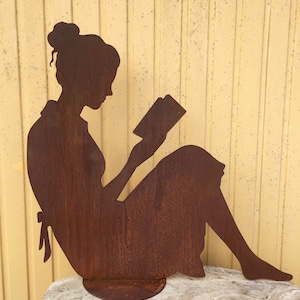 Woman reading book 59 x 64 cm rust patina metal rust figure reading decoration