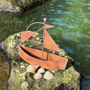 Roestige metalen plantenbak in de vorm van een scheepje, 28 x 25 cm, klein zeilbootje, roestig, maritieme decoratie, plantenbak, bloempot, lantaarn, cadeau, tuindecoratie