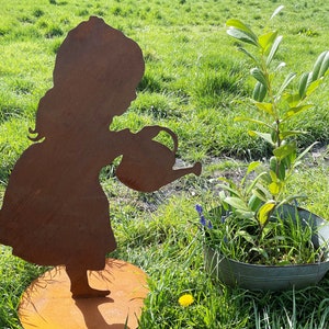 Menina jardineira Luise com regador 80 cm ferrugem pátina decoração de jardim à prova de intempéries metal ferrugem figura jardineiro pode presente decoração enferrujada