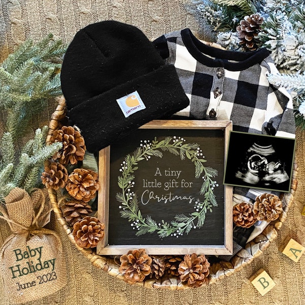 Tiny Gift For Christmas Pregnancy Announcement, Digital Pregnancy Announcment, Winter Baby, Winter Pregnancy Reveal, Editable Template