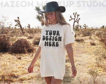 Comfort Colors C1717 アイボリー モックアップ オーバーサイズ アイボリー Tシャツ モックアップ トレンディ モック カウガール ウエスタン 美的 モックアップ 背面に文字が入ったモデル モックアップ