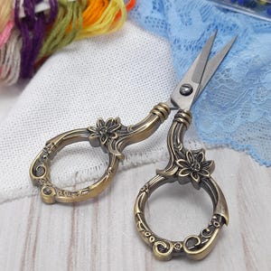 Bronze Vintage Scissors, Sharp Embroidery & Needlework Scissors, Antique Openwork Sewing Supplies, Craft Gift for Sewist, Quilting Accessory