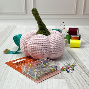 Handmade Pin Cushion Pink Pumpkin with Pins, Needle Storage, Crochet Pincushion Set, Pin Holder, Gift for Sewer, Sewing Supply Accessories