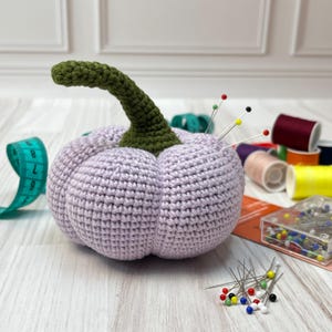 Hand Embroidered Pin Cushion, Small Lilac Purple Pumpkin Pincushion, Gift for sewers, Gift for Crafters, Sewing lovers, Sewing Essentials