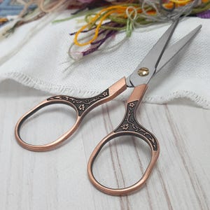 Kupfer Stickschere, Vintage Sharp Nadelarbeit Schere, Durchbruch Handwerk Schere, antike Nähwerkzeuge, Quilting Geschenk, Geschenk zum nähen