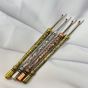 Scucitore inciso 4 colori, Strumento per cucire antico, Tagliafilo, Tagliafilato, Accessorio per punto croce, Kit da cucito, Regali per amanti del cucito