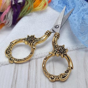 Gold Vintage Scissors, Sharp Embroidery & Needlework Scissors, Antique Openwork Sewing Supplies, Craft Gift for Sewist, Quilting Accessory