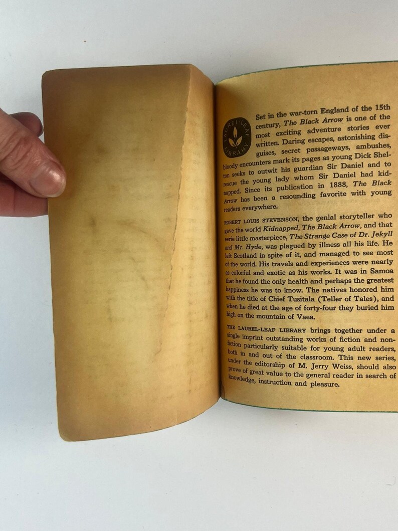 Vintage Medieval Fantasy Paperback The Black Arrow Robert Louis Stevenson 1964 image 7