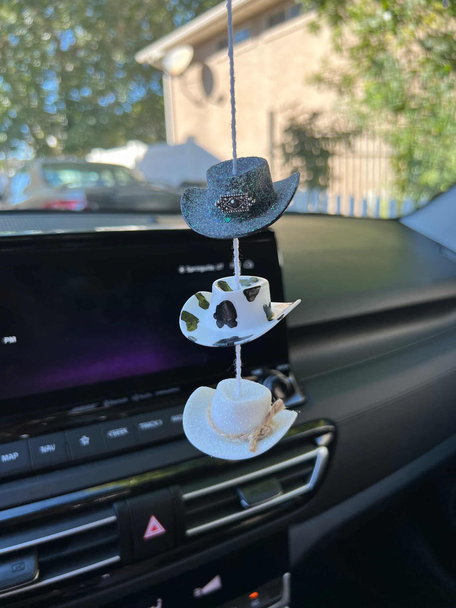 Valentines Day Sunflowers Gifts For Her. Sunflower Car Rear View Mirror Hanging Accessories Decor, Car Interior Cute Accessories Decorations Ornaments For Women Girlfriend Driver Crochet Sunflower