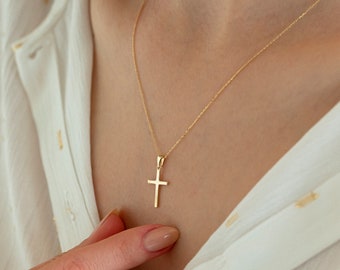 Neclace cruzado de oro macizo de 14k para mujer / Collar colgante de crucifijo clásico / Joyería religiosa del ángel guardián / Regalo para ella, Regalo de San Valentín