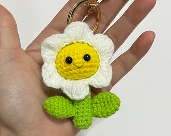 Handmade Cute Amigurumi smiley face flower keychain/bag charm