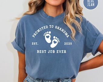 Befördert zu Oma Grunge Style Comfort Colors® T-Shirt Geschenk für neue Großmutter, neue Oma Baby Füße T Shirt, neue Oma Geschenk Shirt