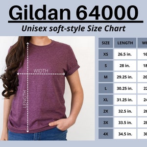 Może przedstawiać: Tabela rozmiar&oacute;w dla unisexowych t-shirt&oacute;w Gildan 64000 w miękkim stylu. Tabela pokazuje wymiary w calach dla rozmiar&oacute;w XS, S, M, L, XL, 2X, 3X i 4X. Tabela zawiera wymiary długości i szerokości.