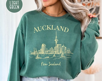 Auckland New Zealand Grunge Style Comfort Colors® Sweatshirt, New Zealand Vacation Gift, New Zealand Travel Gift, New Zealand Harbour Shirt