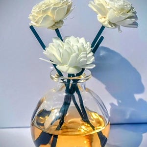 Diffusore di fragranze in rattan fatto a mano, decorazione floreale, profumazione per la casa, regalo di aromaterapia, fragranza per ambienti, profumato al lime, basilico e vaniglia, 60 ml