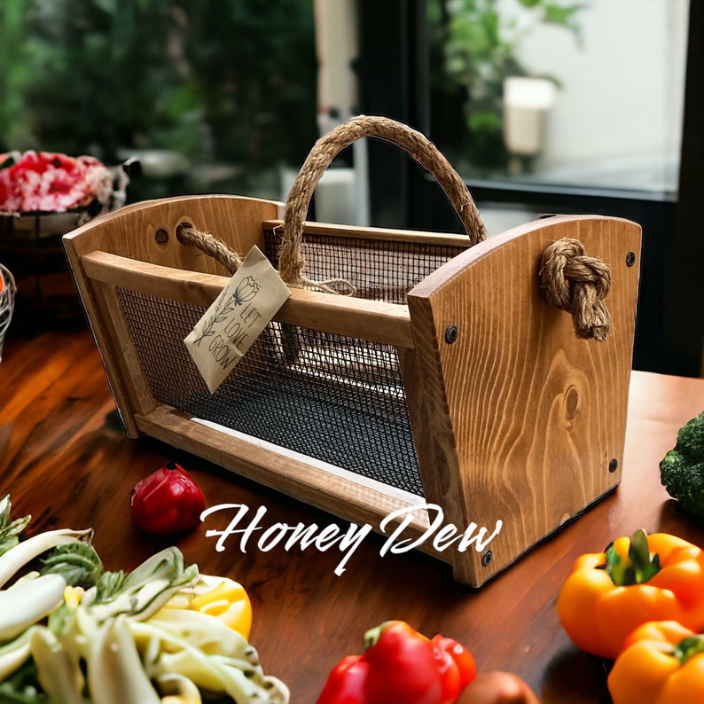 Discover “Honeydew,” our latest color option for our stylish garden baskets, merging eco-friendly design with a fresh, vibrant hue to elevate your gardening.