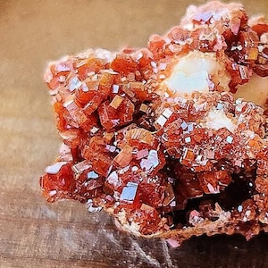 SPARKLY Vanadinite on Barite