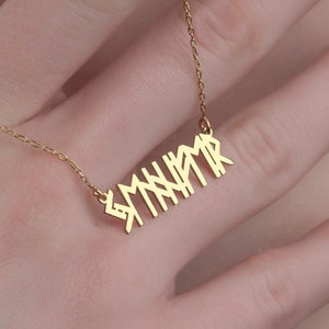 Gepersonaliseerde Viking-alfabetnaamketting Custom Viking Rune Secret Message Jewelry Memorial Zilver Moederdagcadeau Nordic Rune-sieraden
