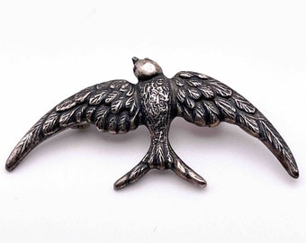 Bird in Flight Brooch / Pendant