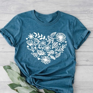 Flower Heart Shirt, Flower Shirt, Wildflowers T-Shirts, Botanic Shirt, Plant Lady Shirt, Floral Shirt, Plant Mama Shirt, Botanical Shirt