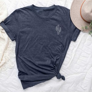 Cactus Shirt, Desert Shirt, Boho Shirt, Cactus Plants, Adventure Shirt, Arizona Shirt, Cactus Scene Shirt, Women Shirt, Boho Cactus Shirt afbeelding 3